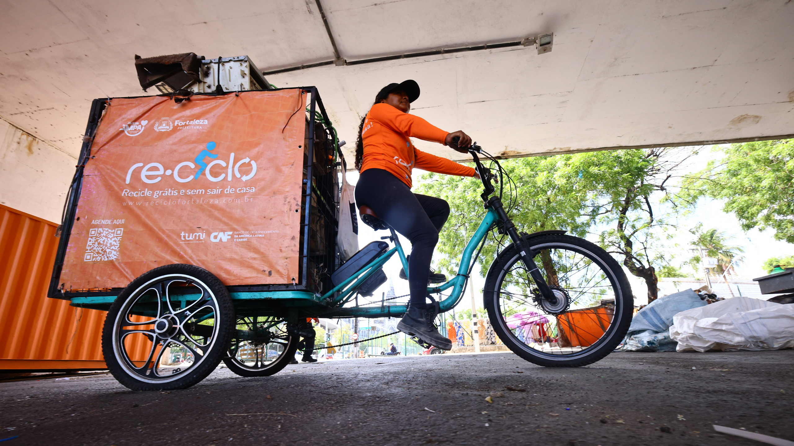 Capital cearense é a única brasileira em ranking internacional e se destaca por programa de reciclagem via bicicleta