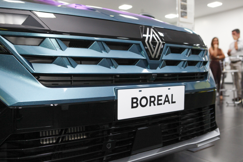 Noite automotiva - Boreal Day apresenta novo SUV da Renault na Jangada da avenida Júlio Ventura