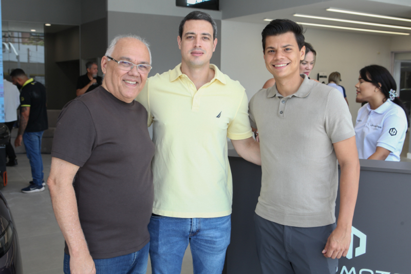 Nova concessionária - Abertura da Leapmotor Vouga movimenta avenida Júlio Ventura com apresentação de modelos da marca chinesa