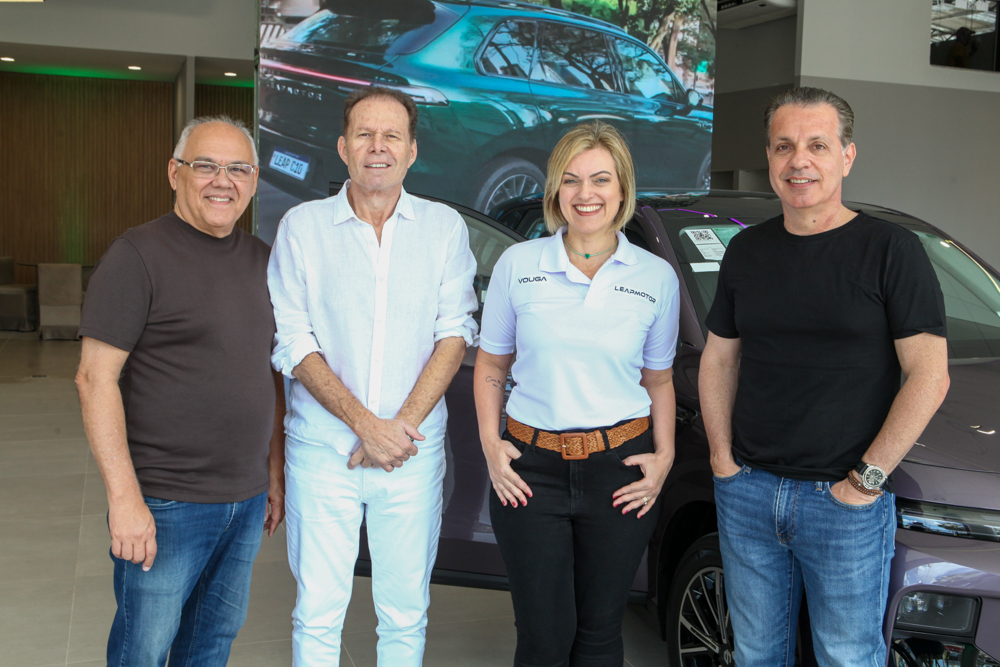 Abertura da Leapmotor Vouga movimenta avenida Júlio Ventura com apresentação de modelos da marca chinesa