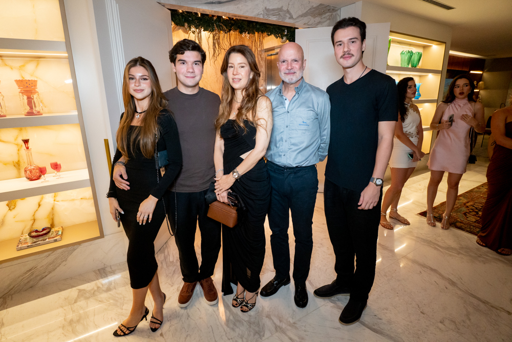 Sarah Emely, Álvaro Fujita Pequeno, Lara Fujita, Luis Eugênio Pequeno E Eugênio Fujita Pequeno