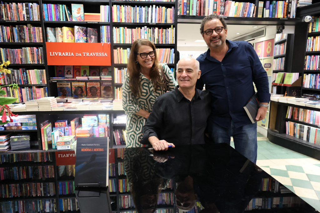 Simone Ruiz, Pedro Cavalcanti Ferreira E Guri Brito