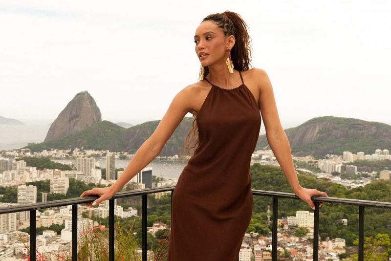 Taís Araújo ilumina o Alto Verão ao vestir peças do Ateliê Mão de Mãe