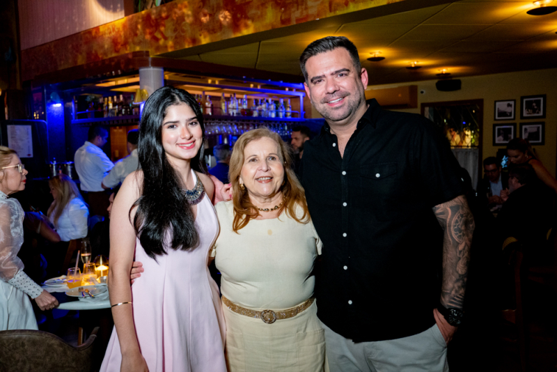 Edição especial - Sofia Linhares lança Ambientes Book Regional em noite movimentada no Cenário – Casa de Música