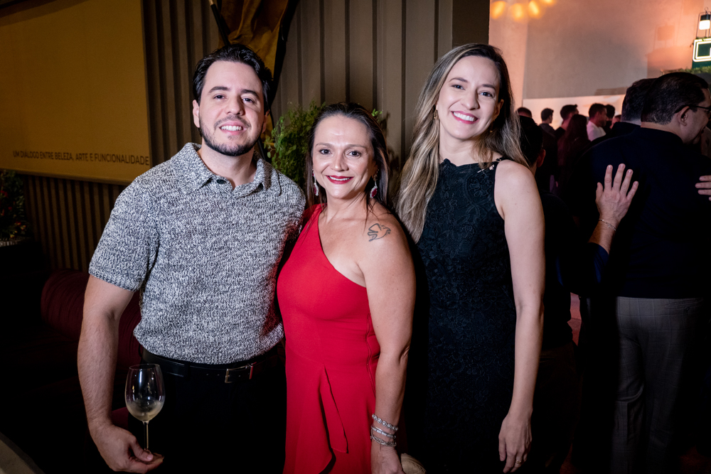 Thiago César, Olga Costa E Thaynara Belisário