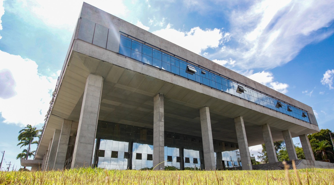 TJCE aprova Plano de Obras 2025-2027 com construção de novos fóruns e reformas estruturais