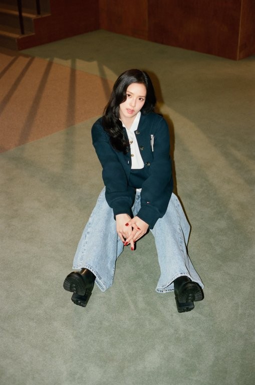 Tommy Hilfiger Jisoo Holiday 2025 Crédito Cortesia Tommy Hilfiger (7)