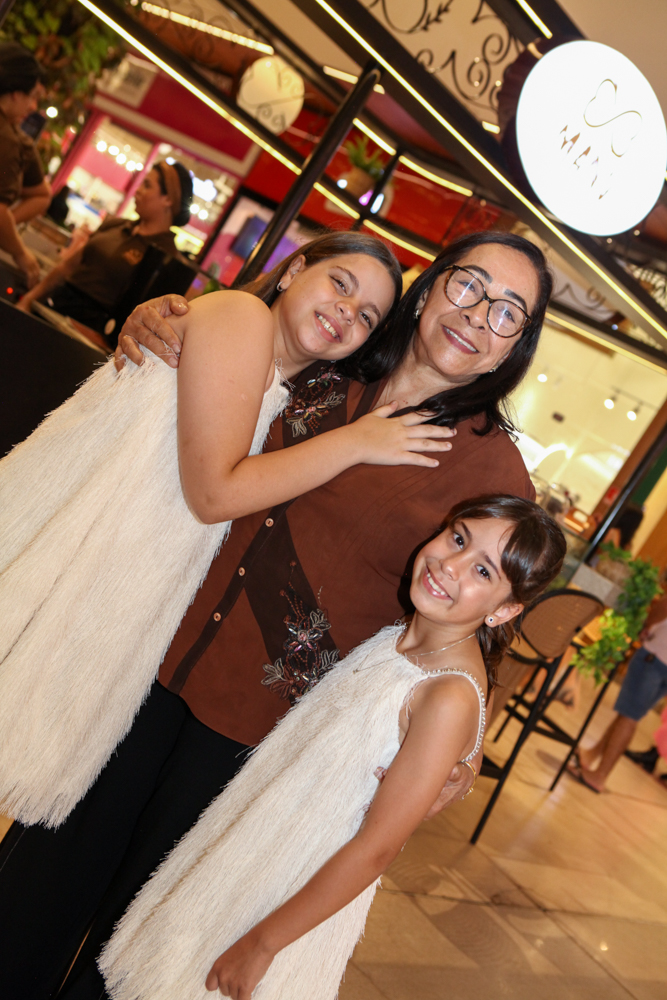Valentina Acário, Mary De Oliveira E Helena Acário (6)