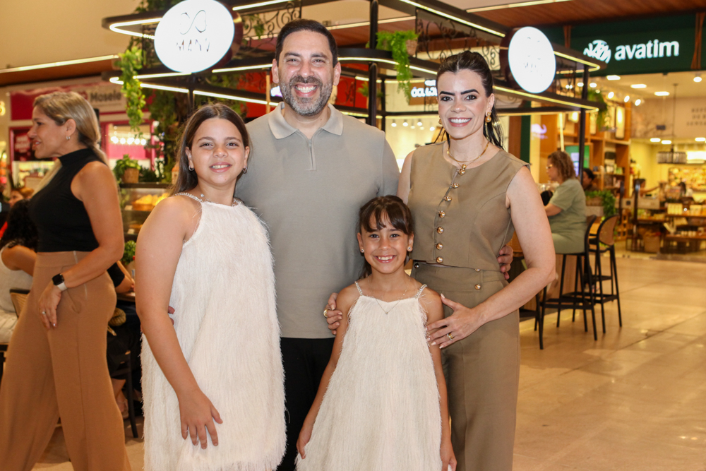 Valentina, Nagib, Manuela E Helena Acário (4)