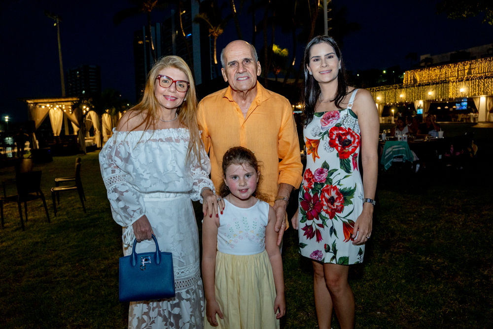 Valéria Carneiro, José Quintão, Camile Carneiro E Celine Quintão Carneiro