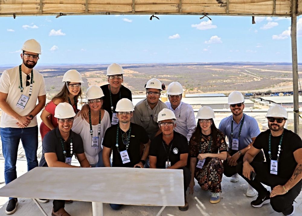 Comitiva da AJE Fortaleza visita as obras da Transnordestina e a Barragem de Jati