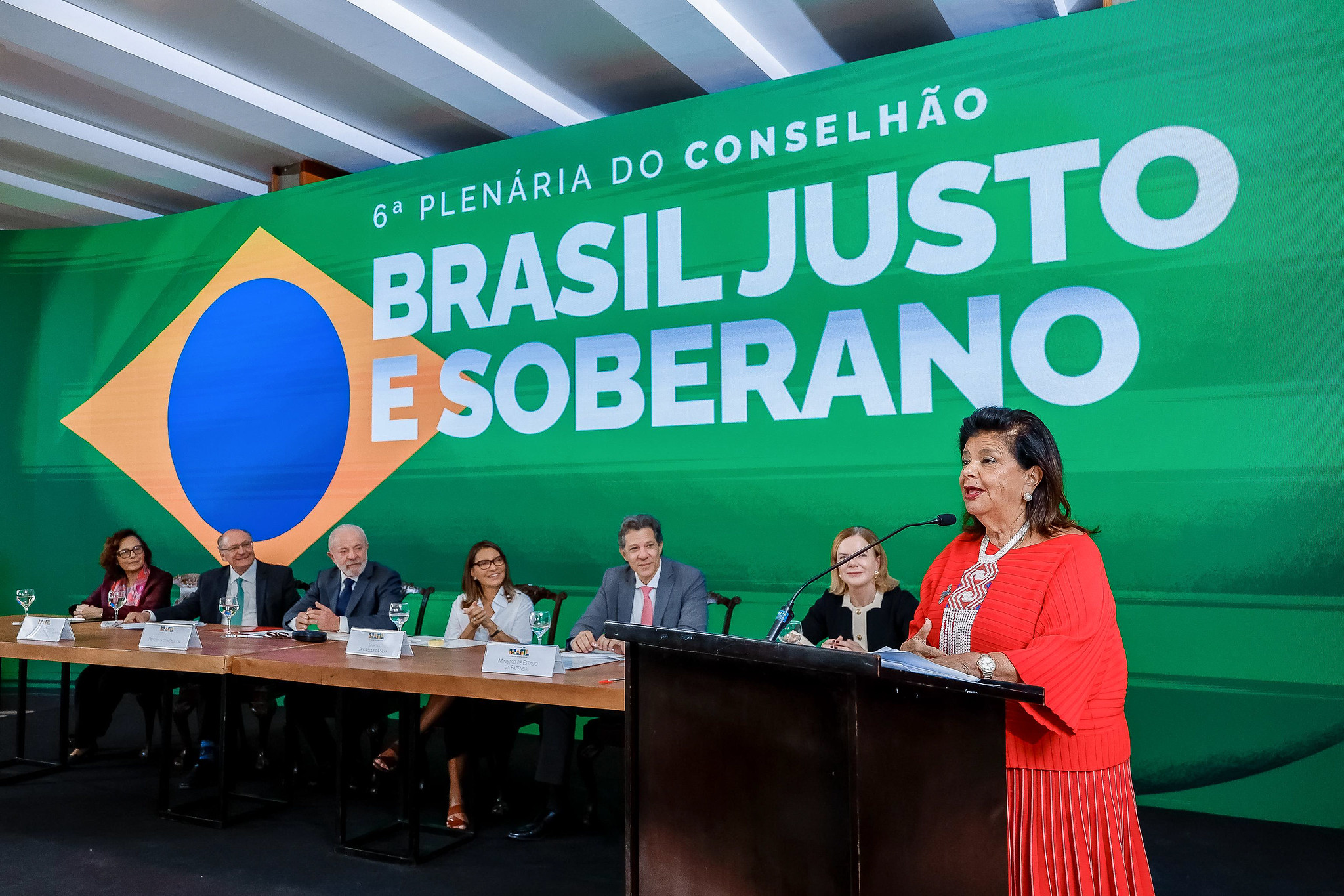 Declaração de Luiza Helena Trajano impulsiona debate sobre violência contra a mulher durante ‘Conselhão’