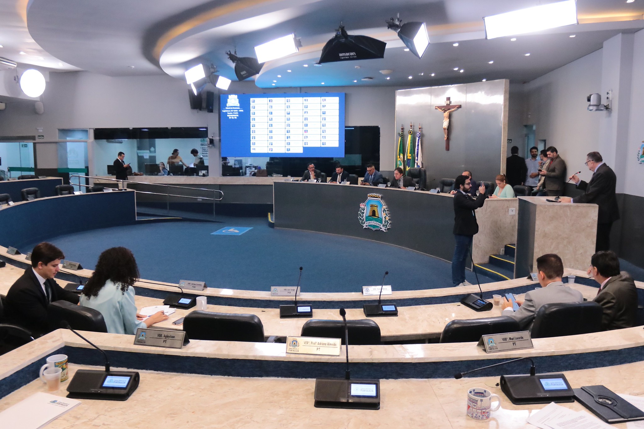 Câmara fortalezense aprova orçamento municipal de 2026 e emendas com foco em saúde e educação