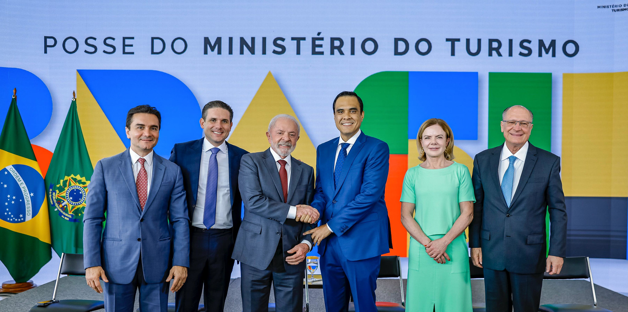 Gustavo Feliciano é empossado no Ministério do Turismo por indicação do União Brasil