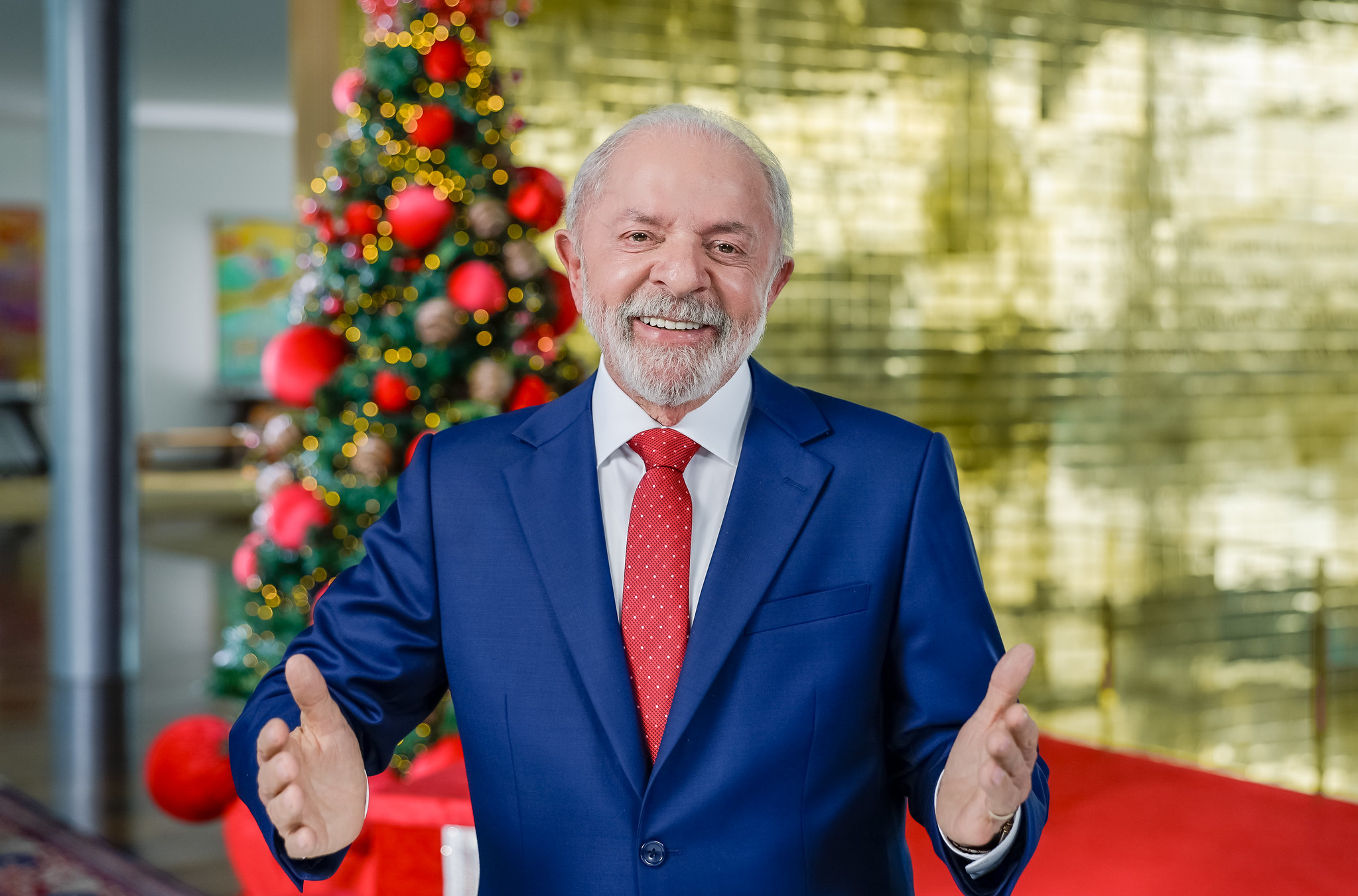 Em pronunciamento de Natal, presidente se dirige ao país após anúncio sobre escala 5×2 no Planalto