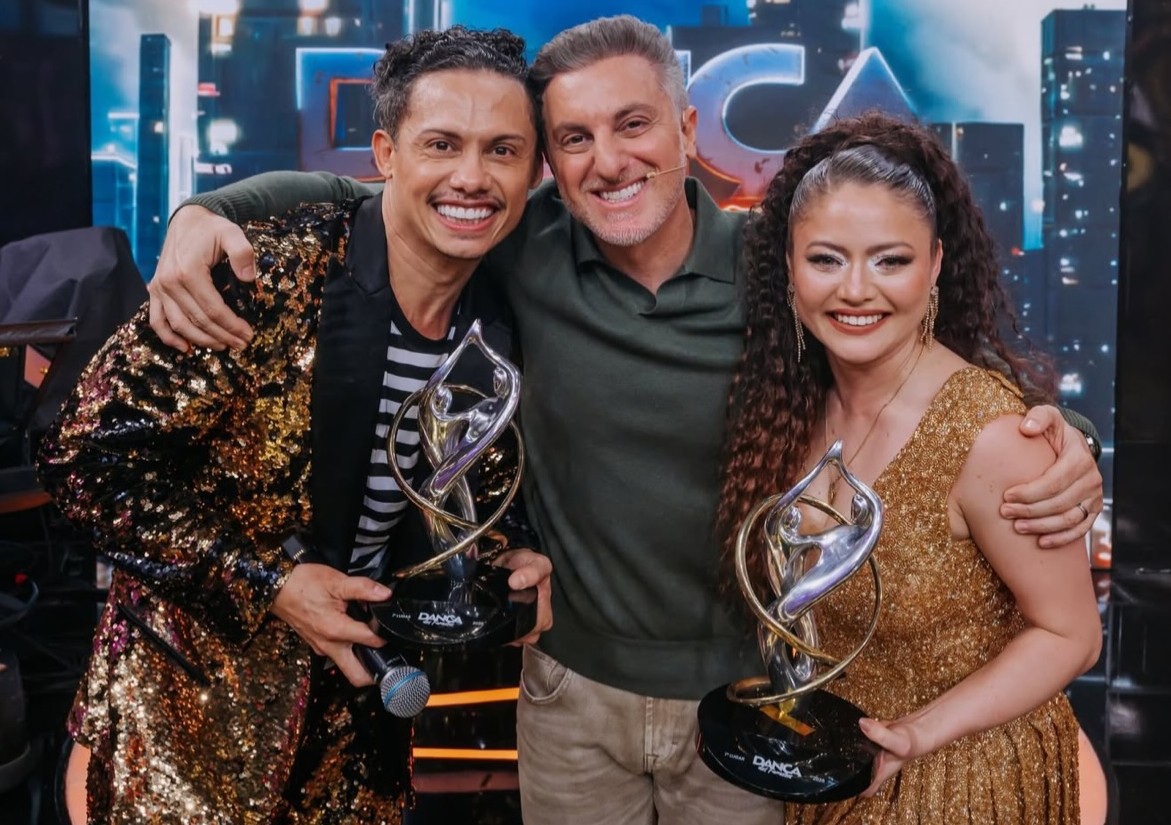 Cearense Silvero Pereira vence o Dança dos Famosos 2025 ao lado de Thais Sousa após final eletrizante