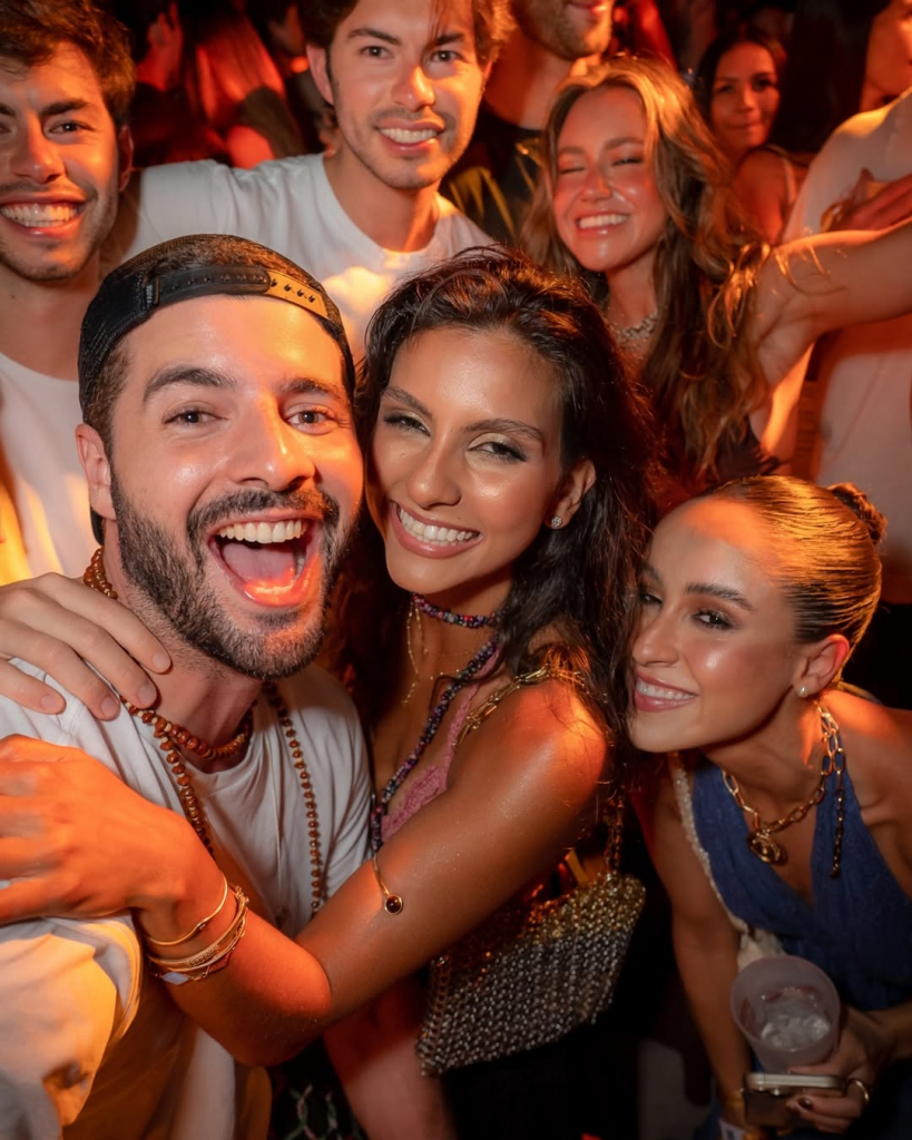 606942186 17930390205154370 8164858427805332151 N