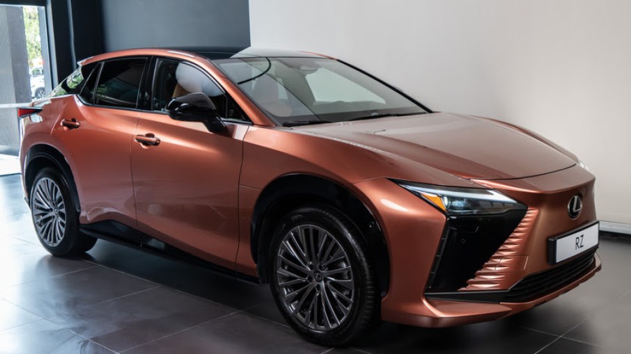 Lexus lança o seu primeiro elétrico puro de 381 cv