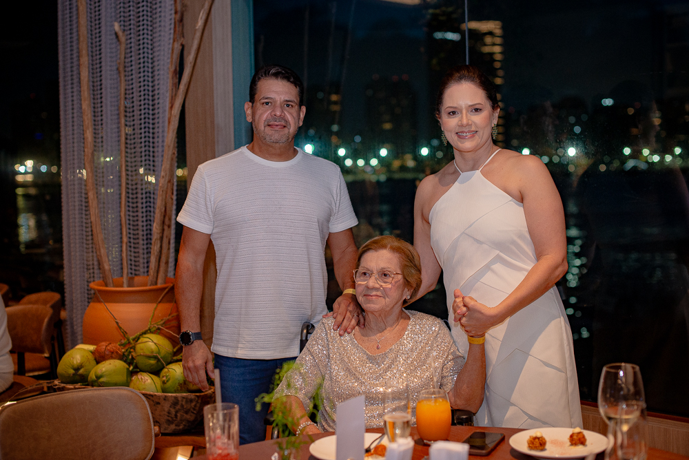 Adriano Alves, Maria Lúcia E Ana Lúcia Nogueira (1)