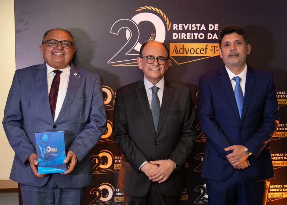 Antônio Carlos Ferreira do STJ é o homenageado da edição de 20 anos da revista dos advogados da Caixa