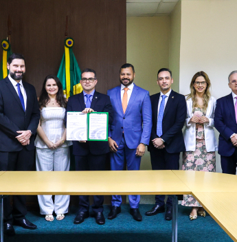 Assembleia do Ceará firma acordo para capacitação eleitoral de servidores e parlamentares