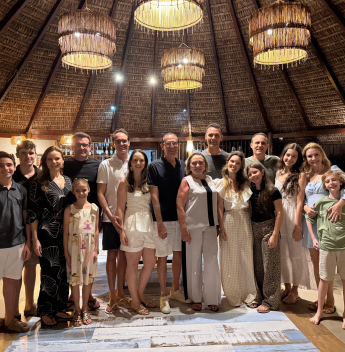 Aristófanes Canamary Júnior escolhe Flecheiras para celebrar os 40 anos em família