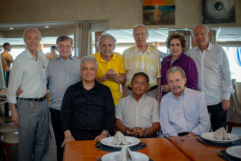 Aniversário entre amigos - Fernando César Mesquita celebra 87 anos em almoço no Illa Mare