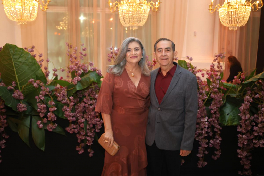 Antonio Carlos E Antonia Maria