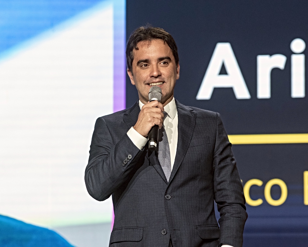 Arco Educação adquire Edify e fortalece presença no ensino bilíngue no Brasil