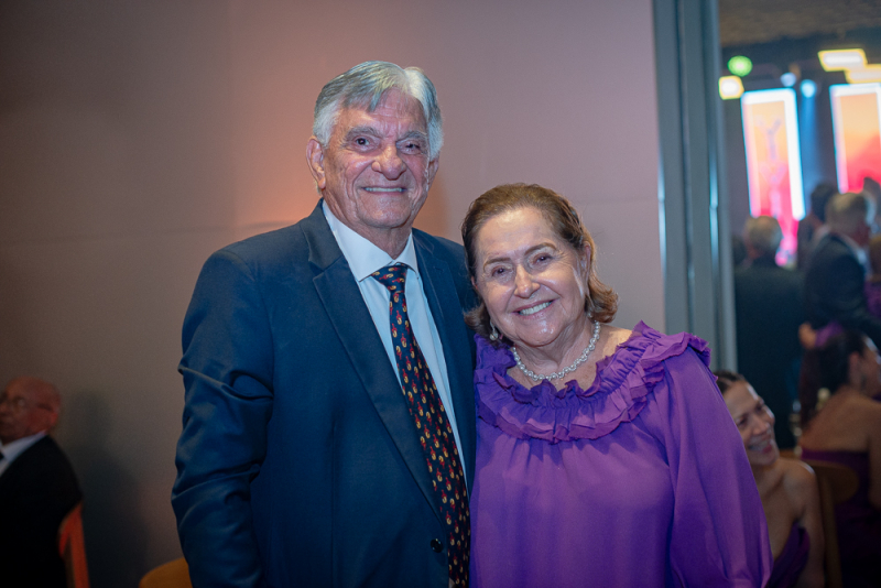 Chuva de arroz - Vitória Abreu e Breno Alves dizem “sim” em cerimônia no Seminário da Prainha