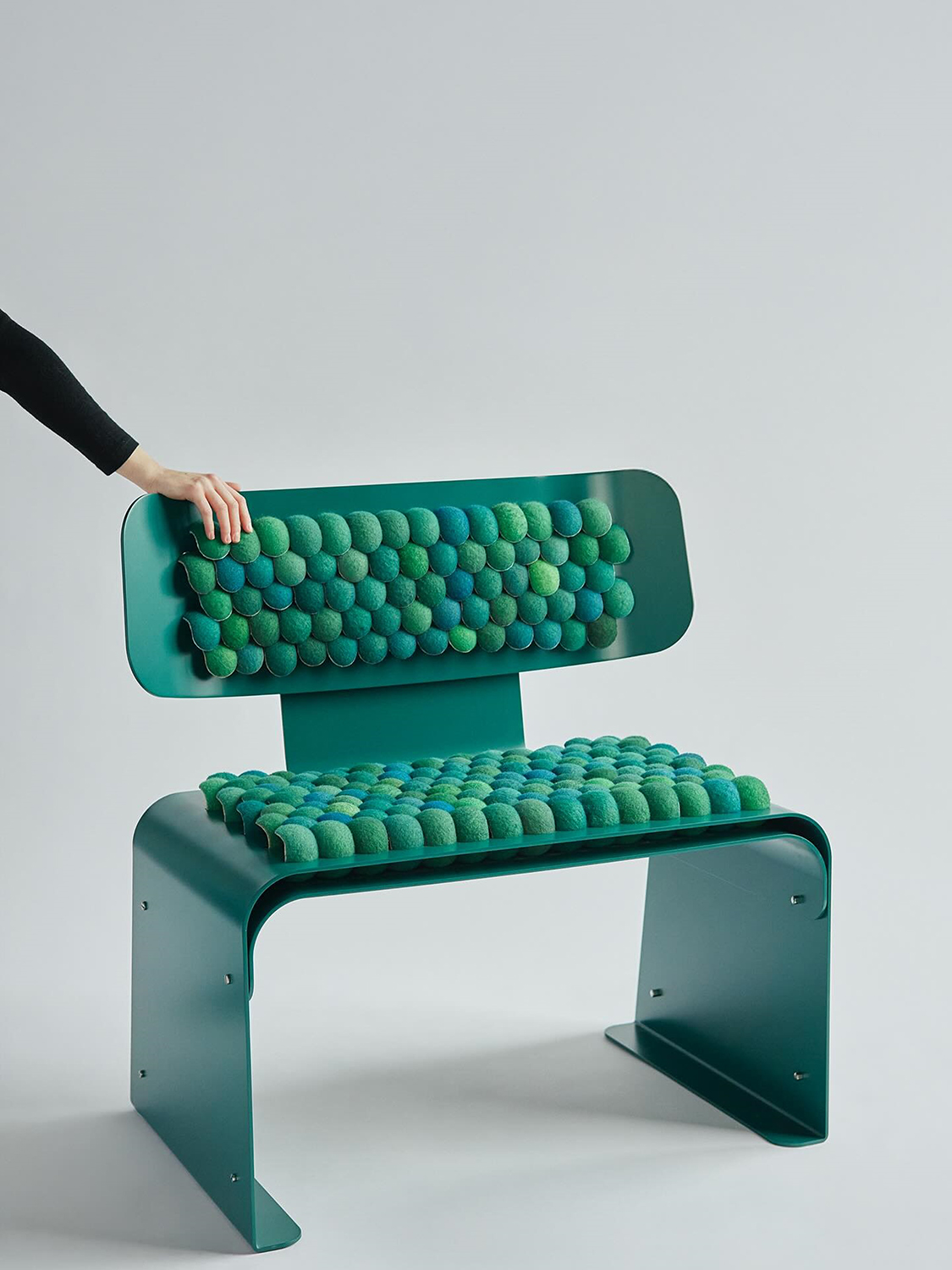 Banco Bounce em alumínio reciclado