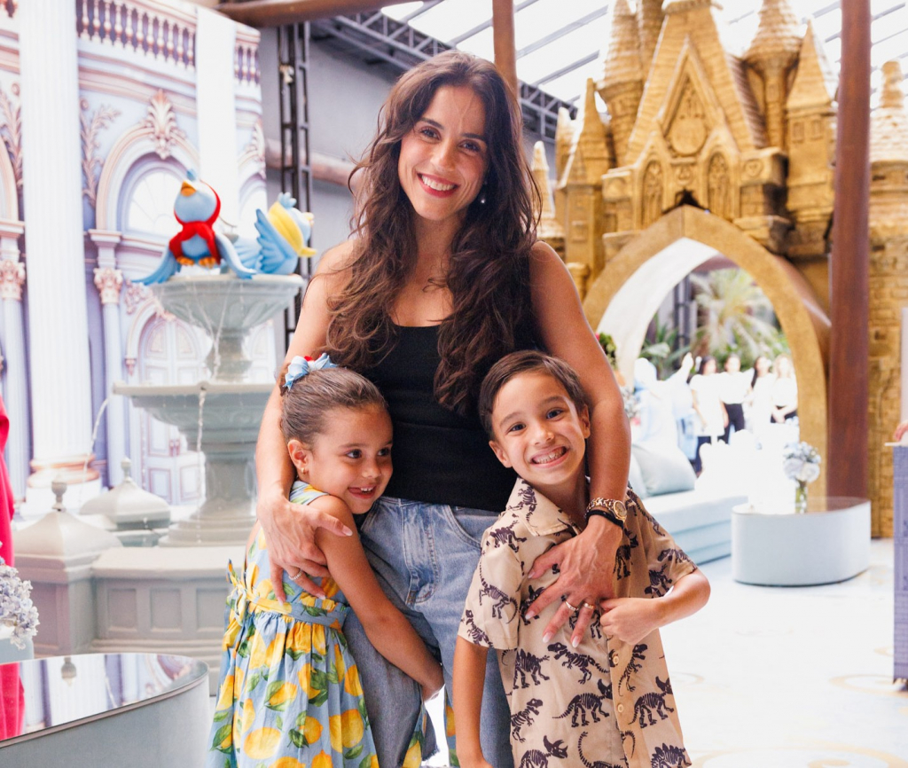 Camilla Camargo E Filhas