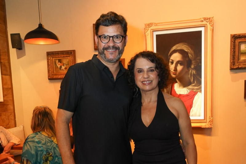 Ari Marques e Zilma Borges apresentam coleção da Brasilis Joias Modernas em noite de estilo no Rio