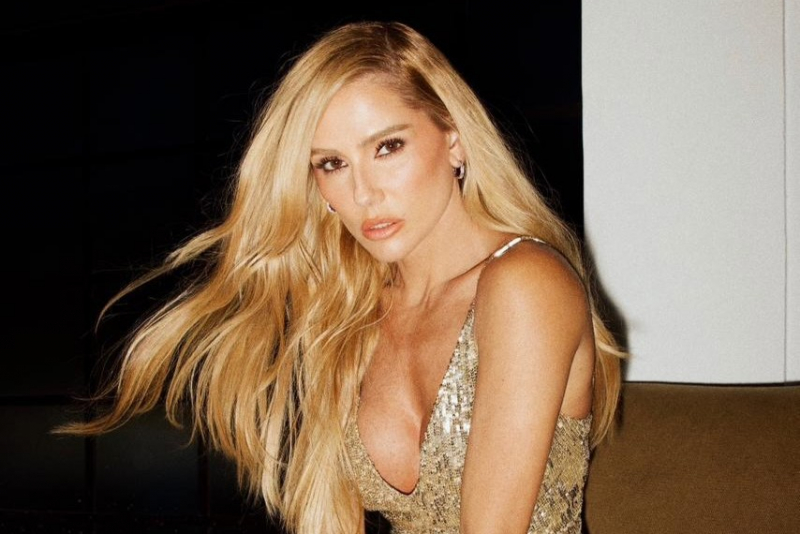 Capa Deborah Secco (2)