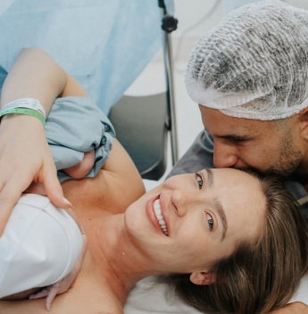 Ítalo Ferreira e Sofia Larocca anunciam a chegada de Martin, primeiro filho do casal