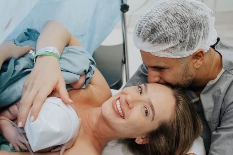 Capa Martin, Sofia Larocca E Ítalo Ferreira