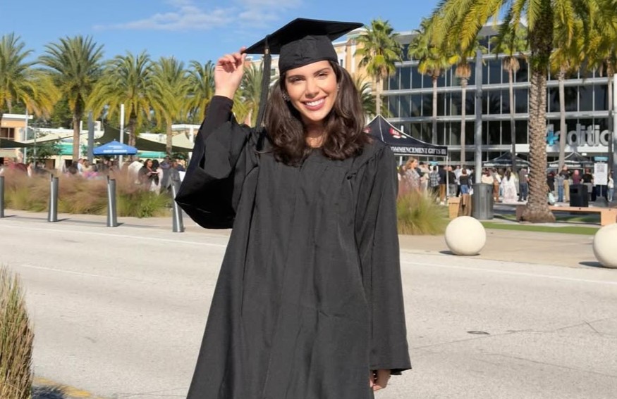 Nicole Vasconcelos conclui graduação na Valencia College, em Orlando