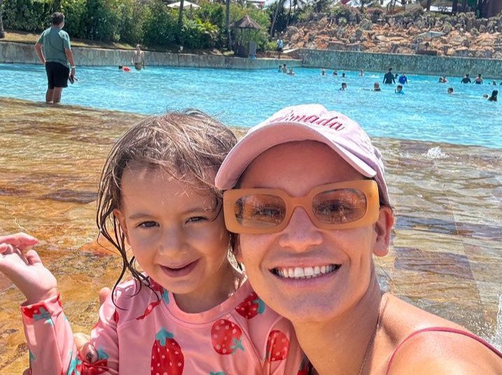 Capa Renata Vanzetto E Família No Beach Park (3)