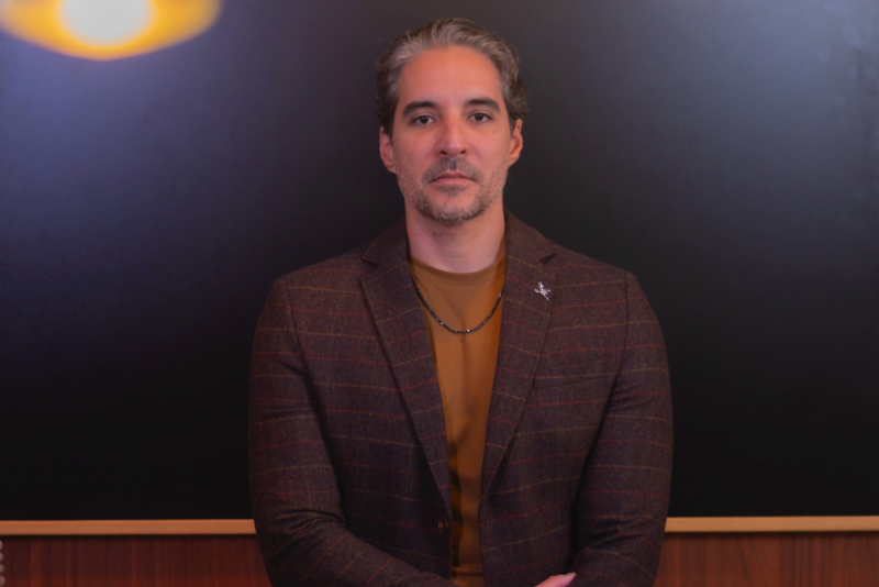 Rodrigo Porto escolhe Moitas para brindar à nova idade em weekend especial