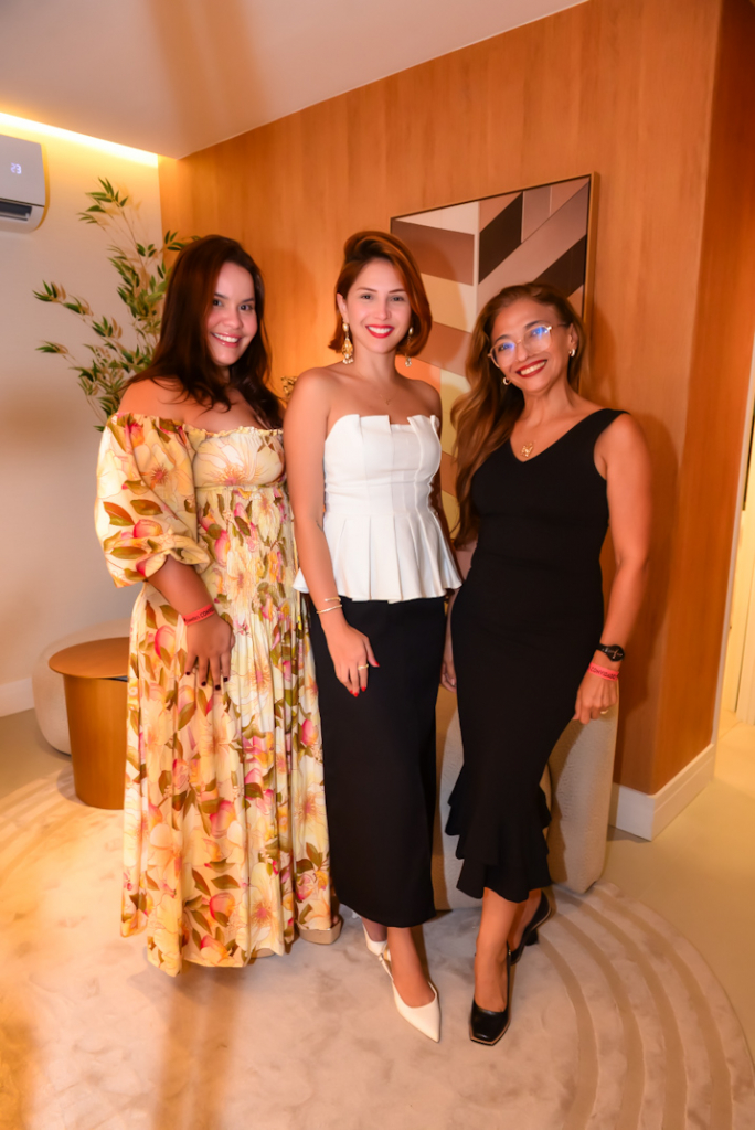 Carolina Girão, Roberta Quinderé E Elisângela Appio