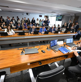 Aeroportos e bilhetes aéreos poderão ter avisos obrigatórios sobre prevenção a tromboembolismo