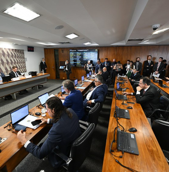 CCJ do Senado aprova PL que pode reduzir penas de condenados pelos atos de 8 de janeiro