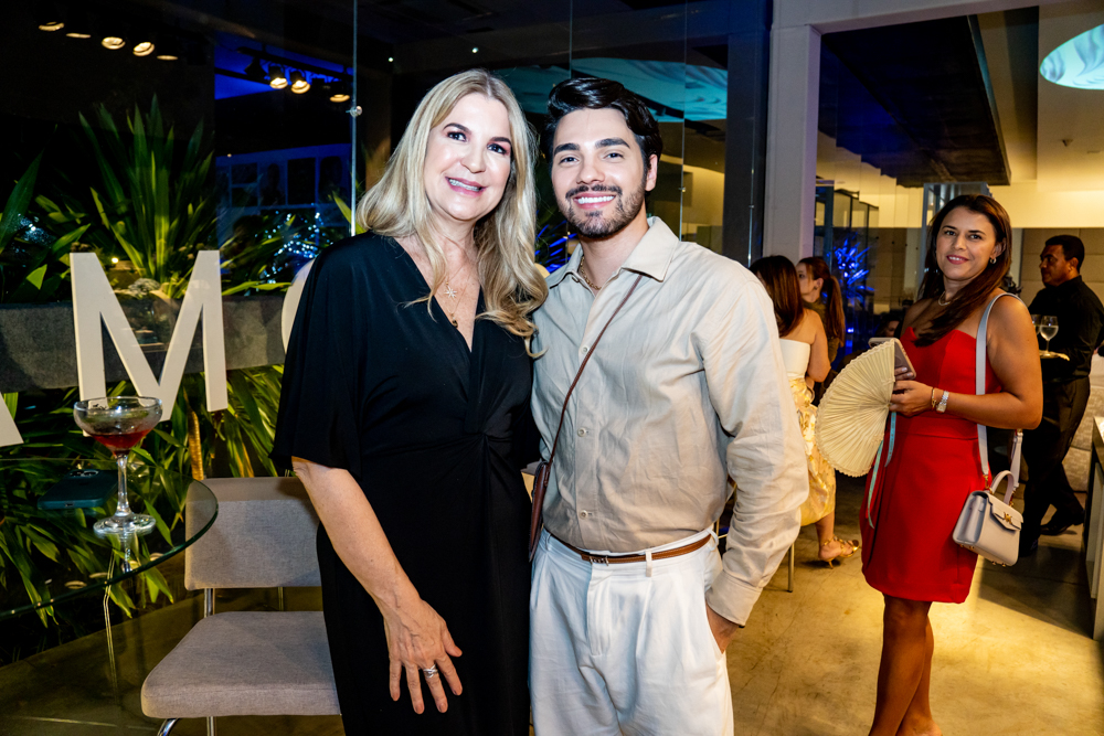 Cláudia Marcos E Gianesini