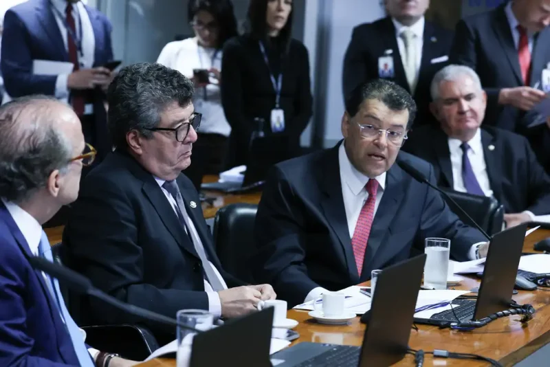 Comissão do Senado aprova aumento da taxação de fintechs e bets