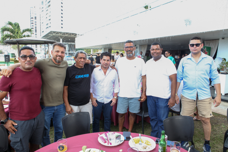 Pausa merecida - Confraternização do Iate Clube de Fortaleza celebra quem está por trás da rotina do clube