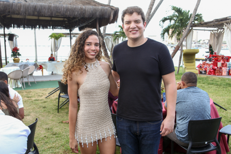 Pausa merecida - Confraternização do Iate Clube de Fortaleza celebra quem está por trás da rotina do clube