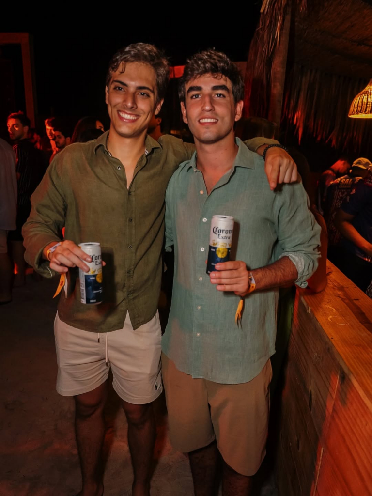 @coronabrasil #thisisliving Beba Com Moderação. Proibido Para Menores De 18 Anos. (5)