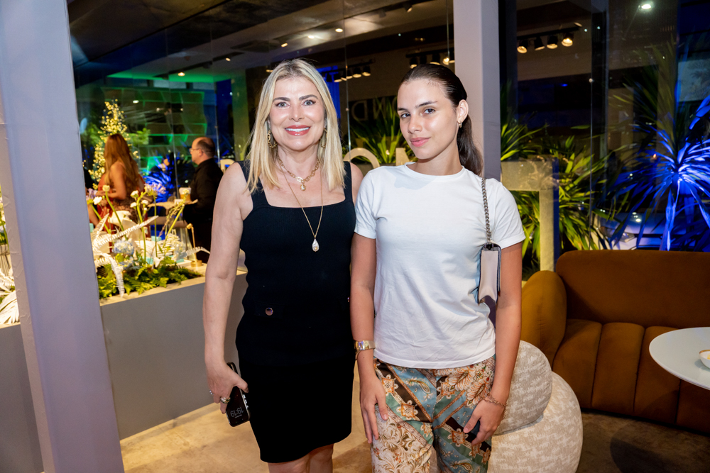 Cris Cavalcante E Mirela Castelar