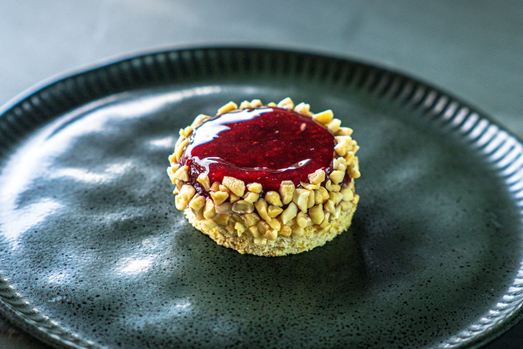 Dacquoise Avelã Com Frutas Vermelhas