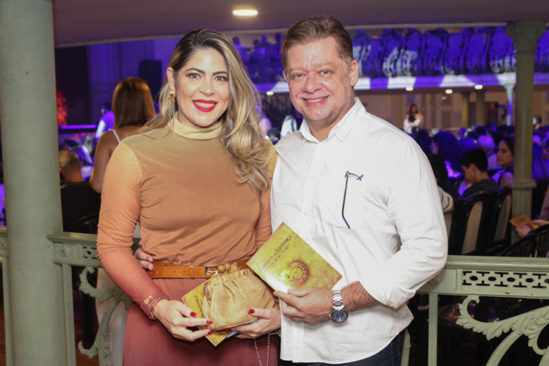 Música e propósito - Casa de Vovó Dedé apresenta Cantata da Esperança no palco do Theatro José de Alencar